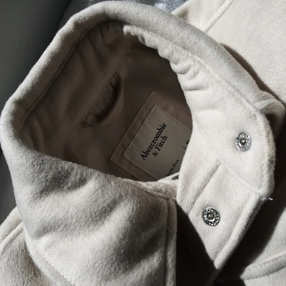 Abercrombie & Fitch Cozy Shirt Jacket - Picture 8 of 9